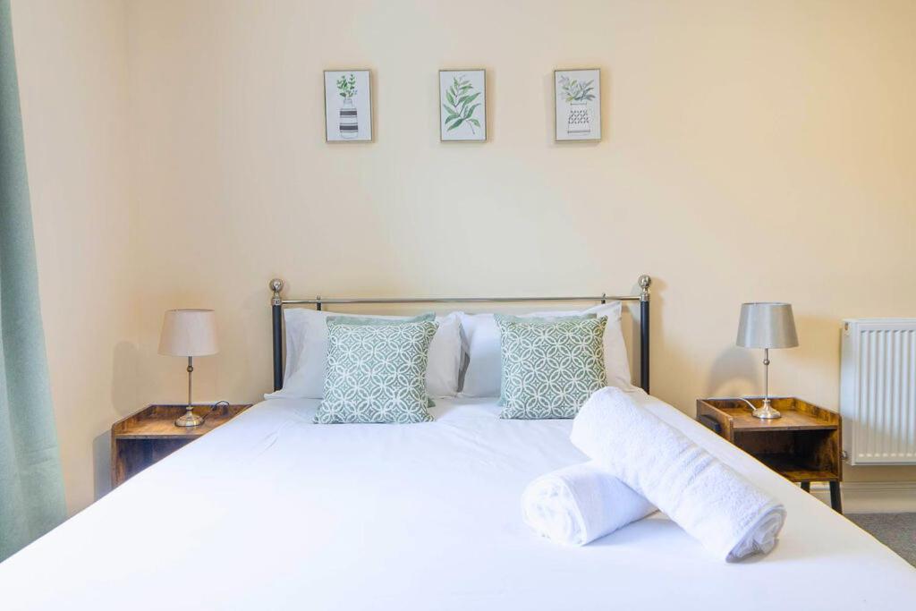 The Windmill Hotel Alford  Екстер'єр фото