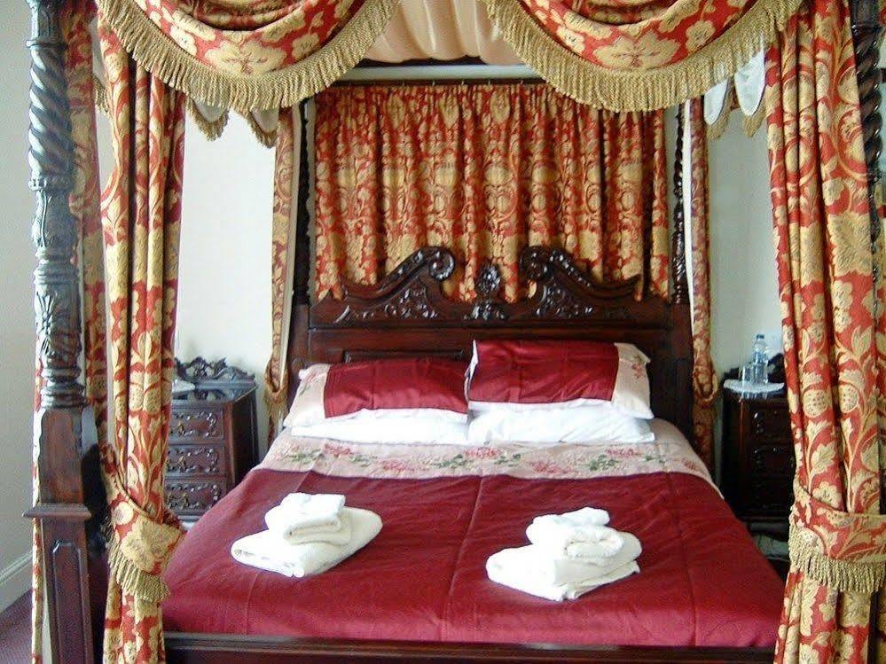 The Windmill Hotel Alford  Екстер'єр фото