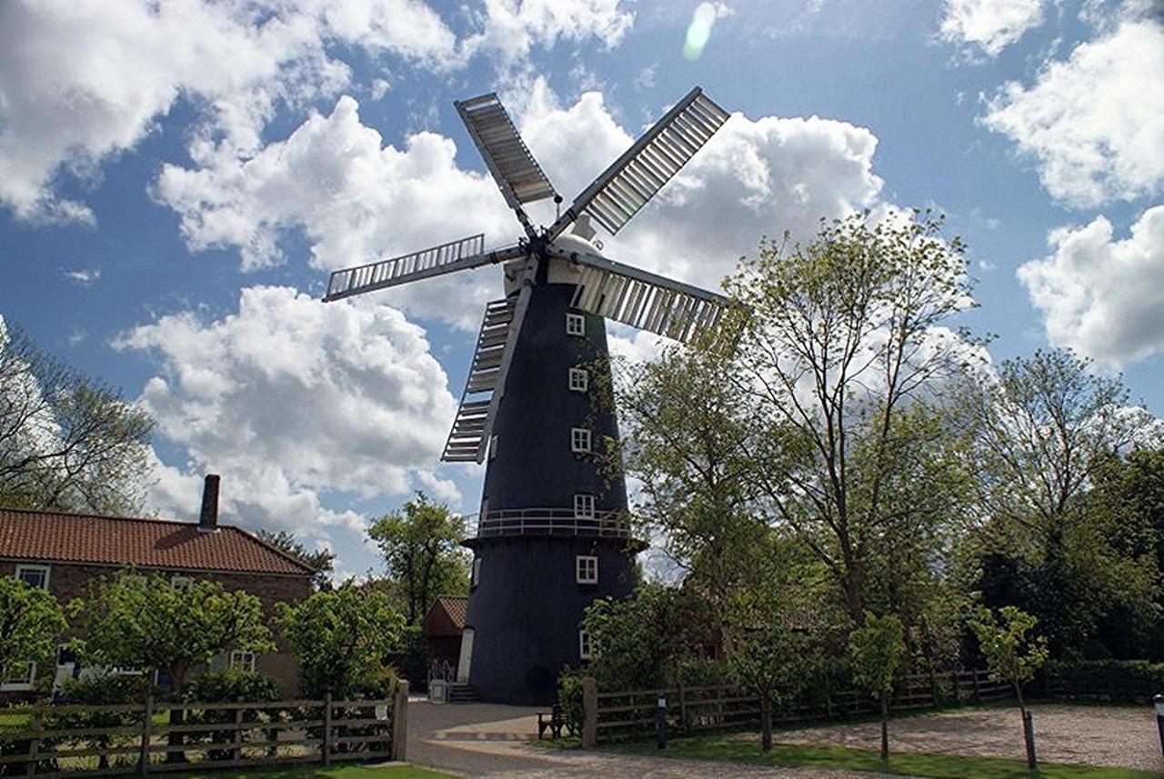 The Windmill Hotel Alford  Екстер'єр фото